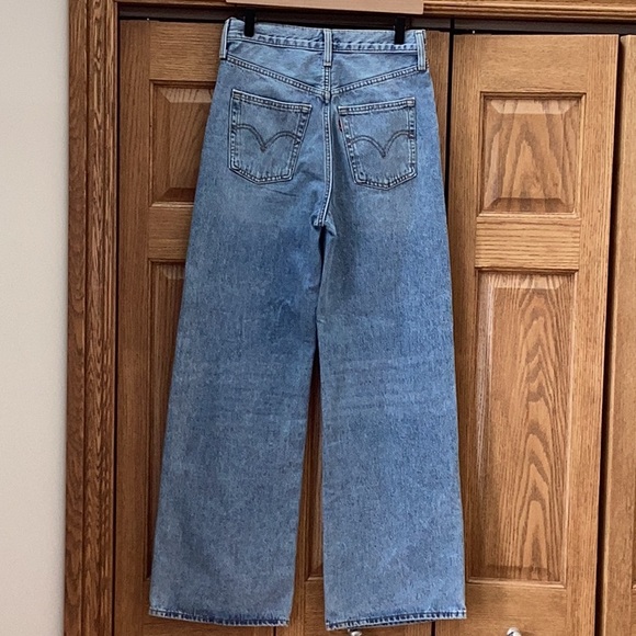 Levi’s rib cage wide leg, light wash denim blue jeans. Women’s size 27 - Picture 4 of 16